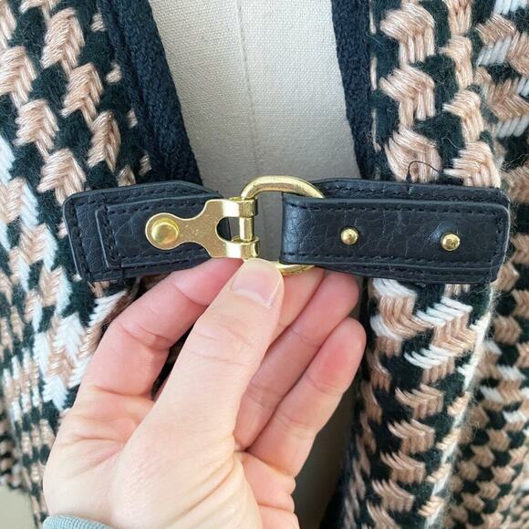 Vince Camuto Tan/Black Knit Sweater/Poncho One Size Patterned Fringe Detail EUC - Picture 3 of 8